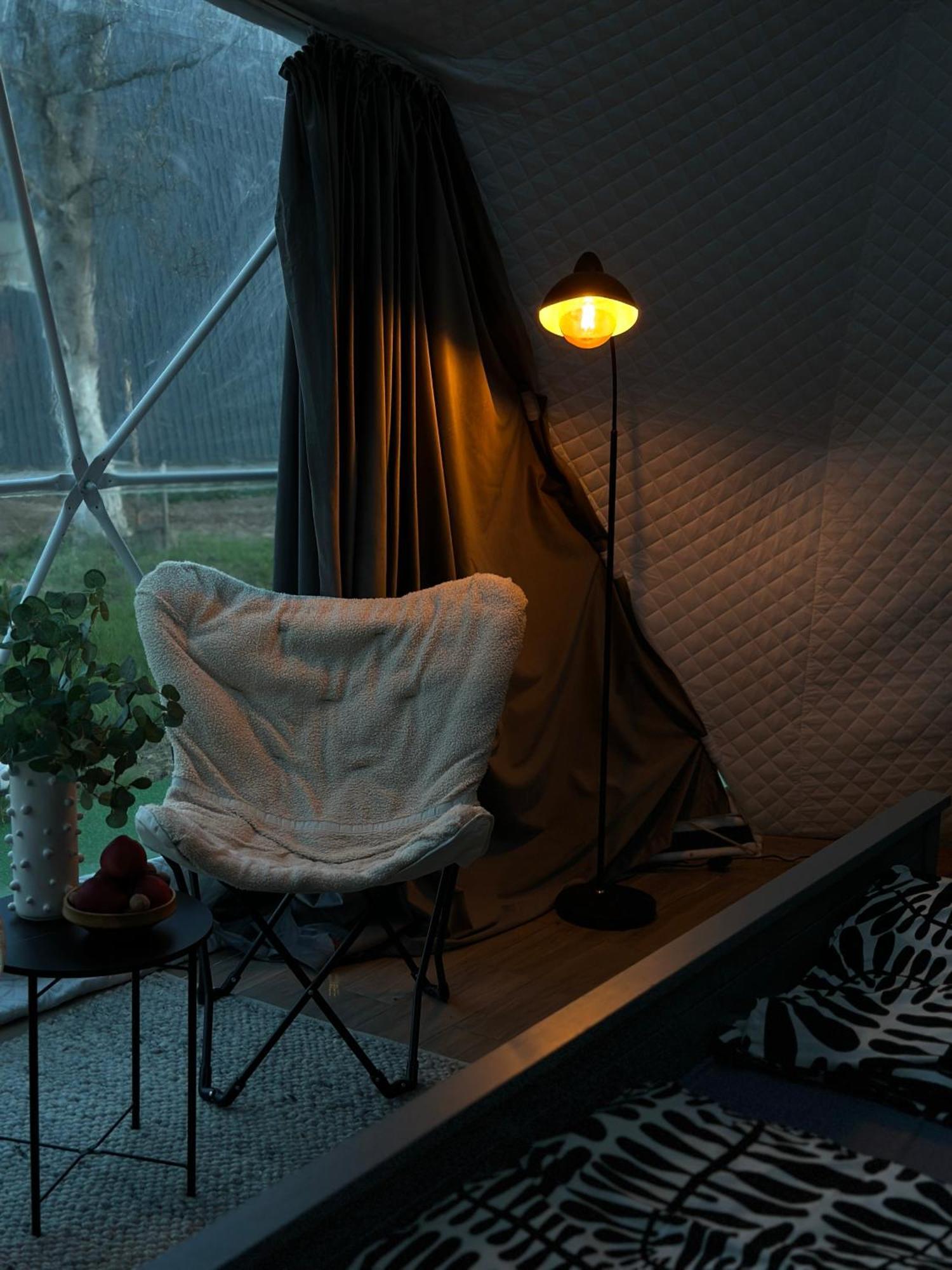 The Frog Glamping Hotel Horezu Exterior photo